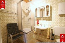 EG Duschbad Mit Hof und gro�em Grundst�ck