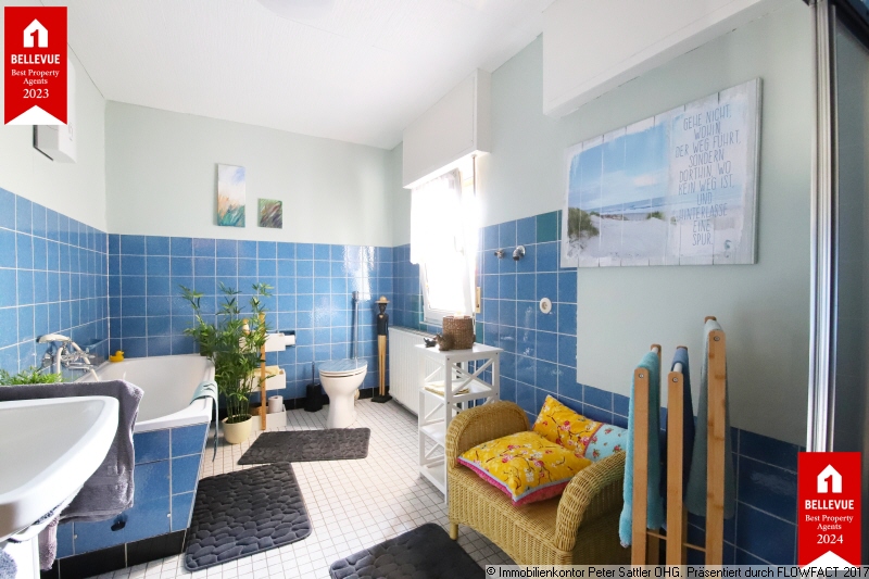 Oben mit Wanne und Dusche Einfamilienhaus Bonn