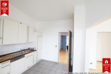 frisch renoviert Ramersdorf: Dachterrasse, Einbauk�che, modern