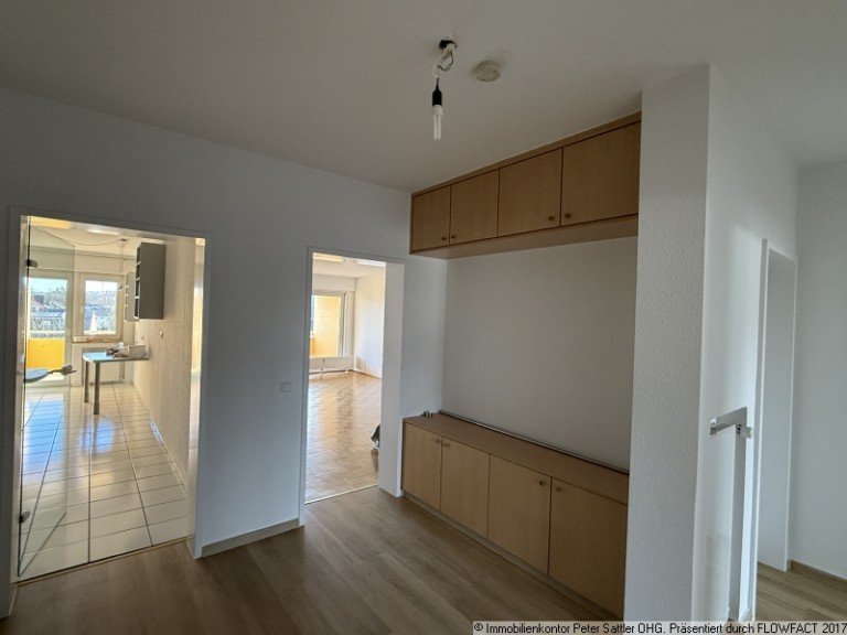 Diele mit Garderobe Bonn Etagenwohnung Friesdorf: zentral, hell, Balkon, 2. OG (ohne Aufzug)