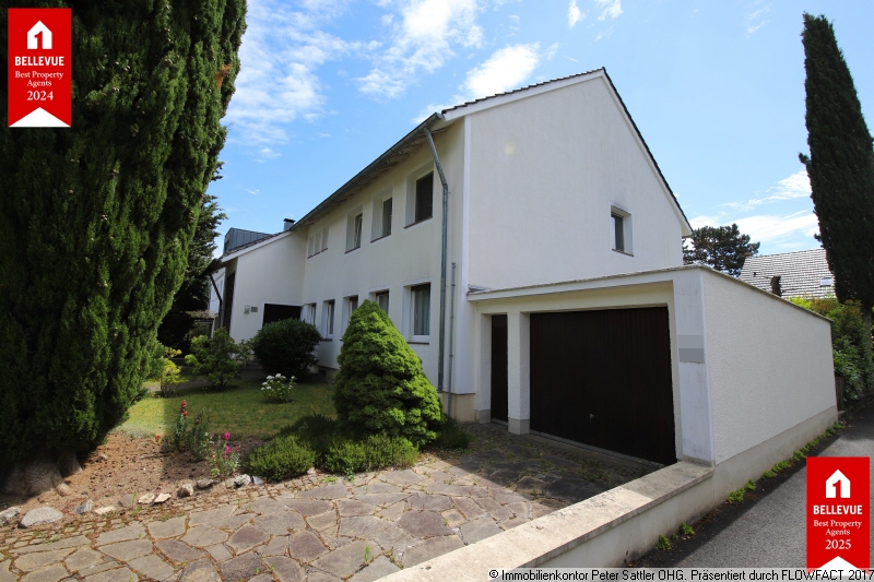 Insgesamt zwei Garagen Zweifamilienhaus Bonn