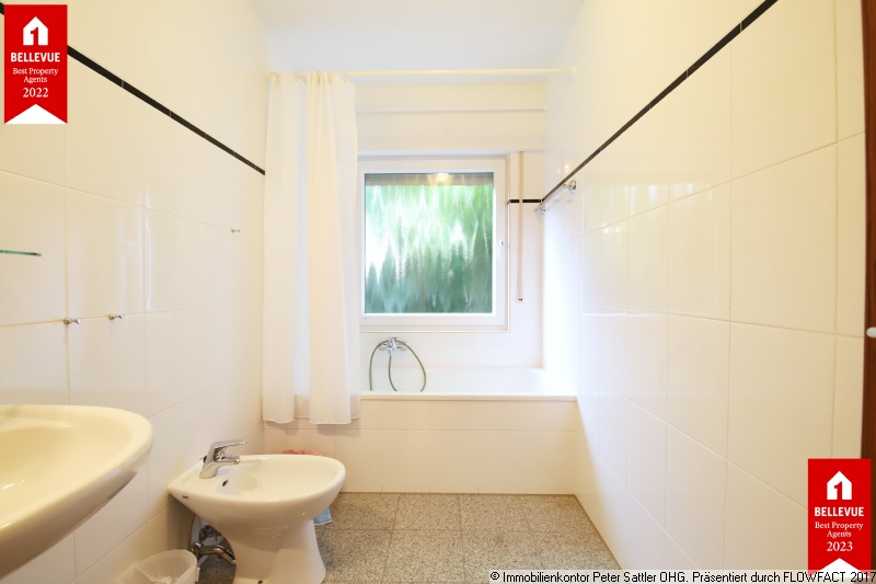 Wannenbad oben Maisonettewohnung Bonn