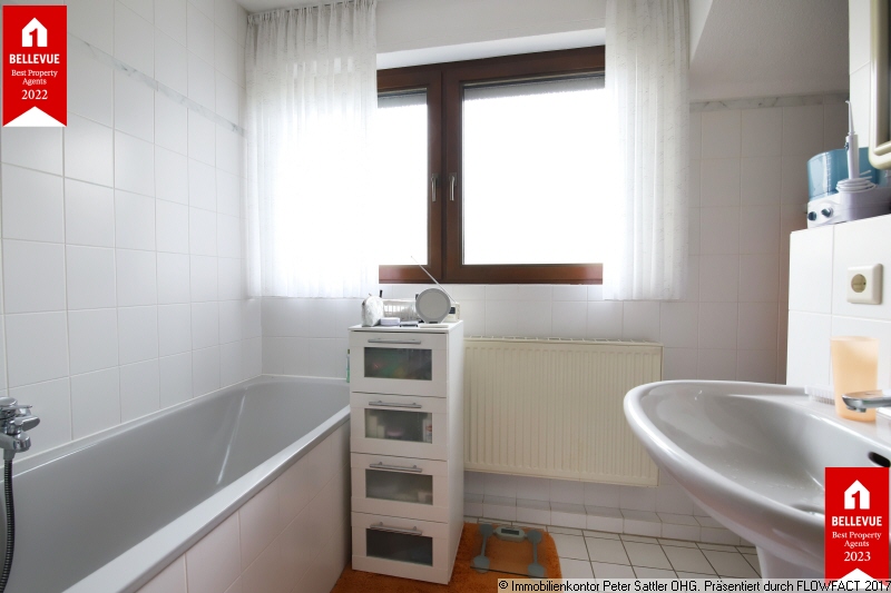 Oben mit Wanne und Dusche Einfamilienhaus Meckenheim