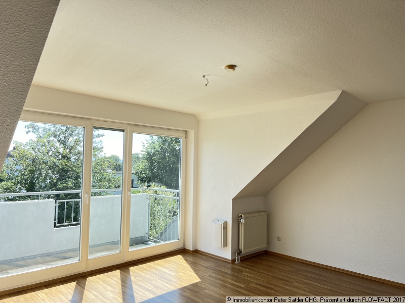 Ein Balkon von dreien Maisonettewohnung Siegburg