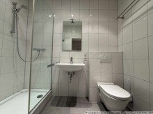 Bad z Zimmer in Ramersdorf (ohne Balkon)