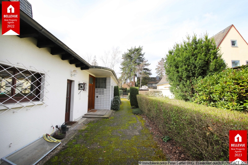 Links am Haus Einfamilienhaus Bonn