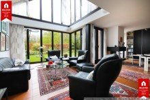 Schwarz Rot Wei� Designer-Haus in bester Lage