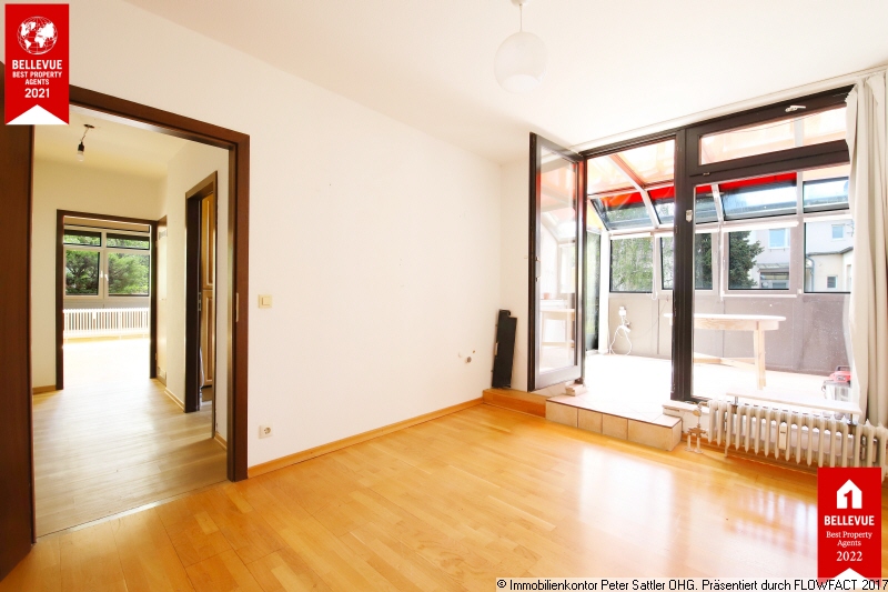 Zimmer mit Wintergarten Penthousewohnung Bonn
