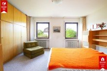Schlafzimmer Bonner Sonnenseite: klar strukturierte Doppelhaush�lfte!