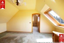 22 DG_Durchgangszimmer Niederbachem: gem�tliches Haus mit Spielwiese vis-�-vis!