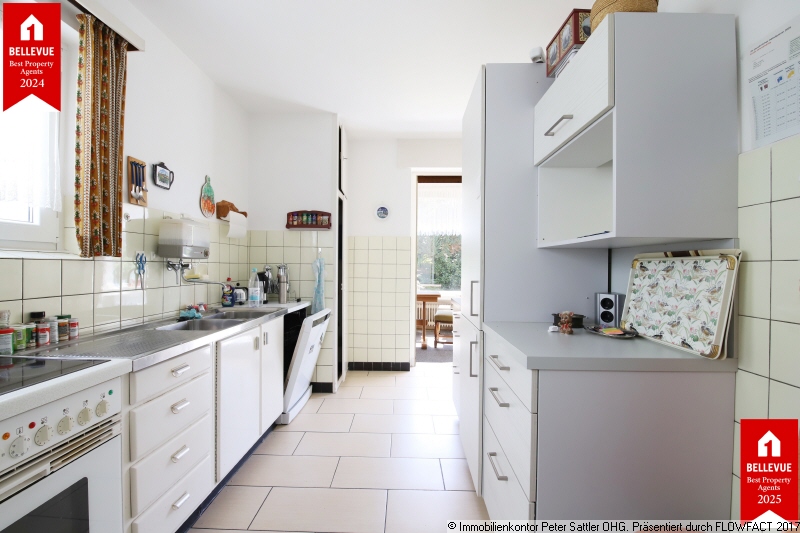 K�che mit Durchgang Zweifamilienhaus Bonn