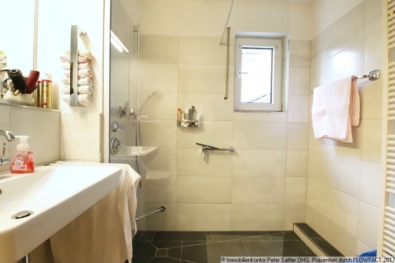 Wohlf�hlen im Bad Etagenwohnung Bonn