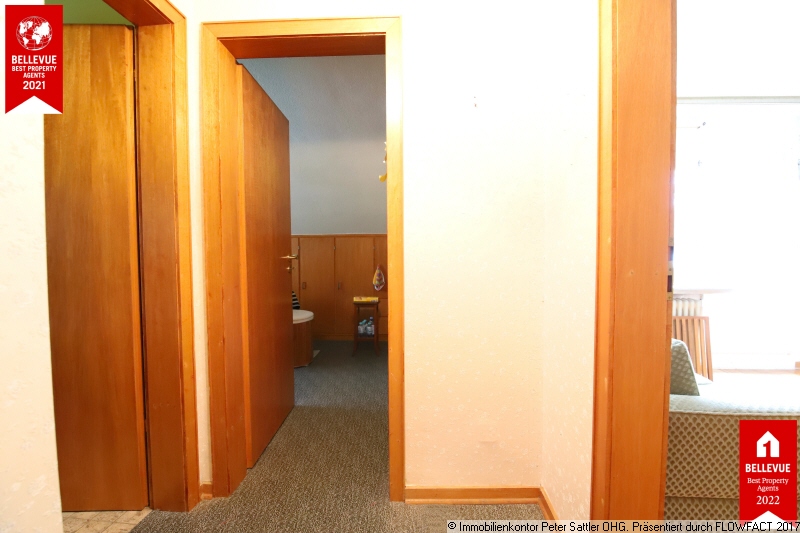 Im Flur Dachgeschosswohnung Bonn