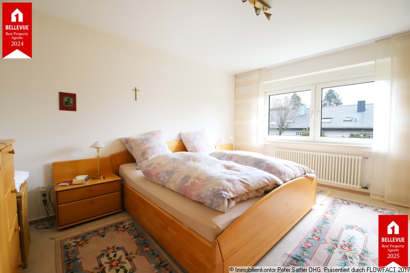 Gro�es Schlafzimmer Reihenmittelhaus Bonn