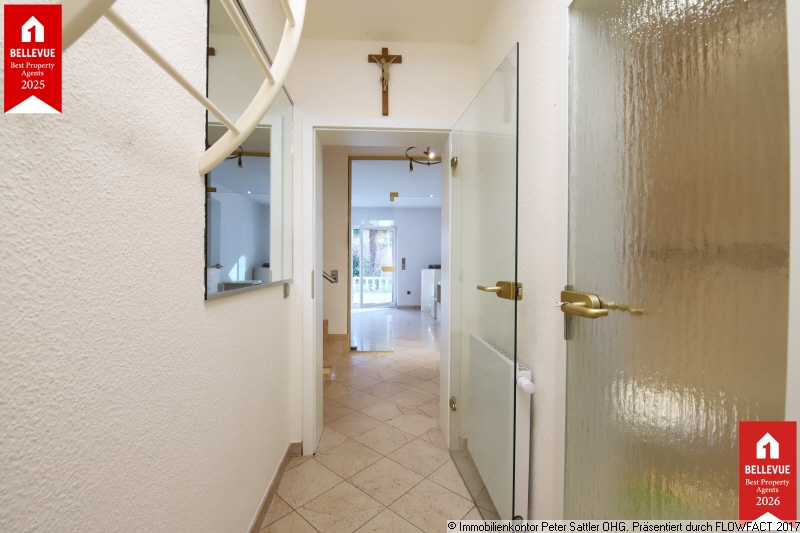 Platz f�r die Garderobe Reihenmittelhaus Bonn