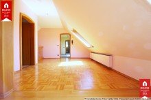 21 DG_Alles verbunden Niederbachem: gem�tliches Haus mit Spielwiese vis-�-vis!