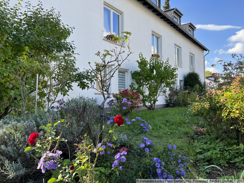 Vor dem Haus Dachgeschosswohnung Bonn